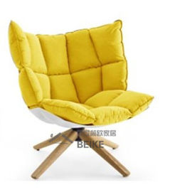 China Hot Selling New Danish Style Replica Modern Husk Chair with Wooden Legs supplier