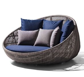 China New Design PE Rattan Outdoor wicker Furniture Patio Garden Furniture lounge Sofa sun Bed supplier