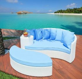 China PE Rattan Sun bed patio Backyard beach Chaise Lounge chairs Leisure Aluminium Outdoor Garden wicker Sofa supplier